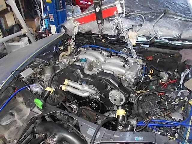 Z32　フェアレディZ　エンジン積み込み