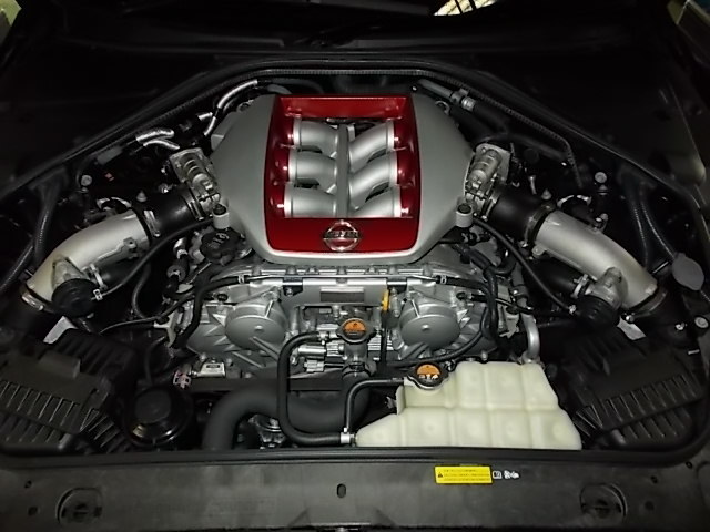 R35ＧＴＲ プラグ交換