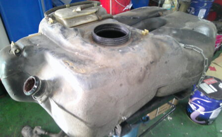 BNR32　ガソリンタンク洗浄・・・